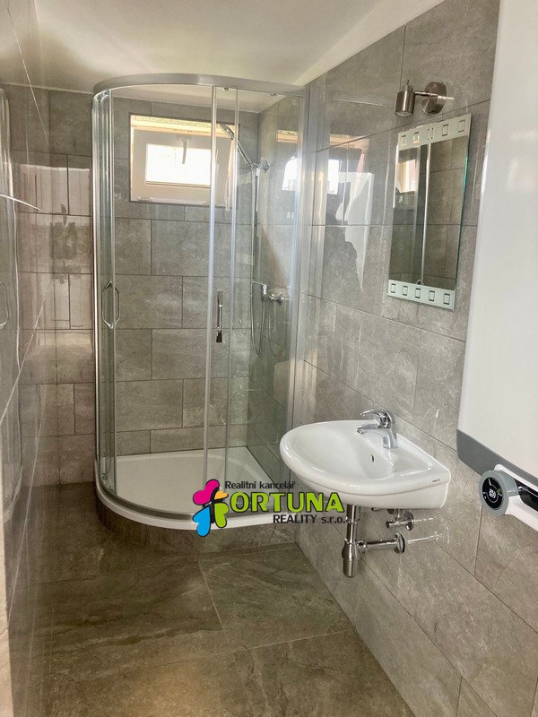 Pronájem byty 2+kk, 35 m² - České Budějovice