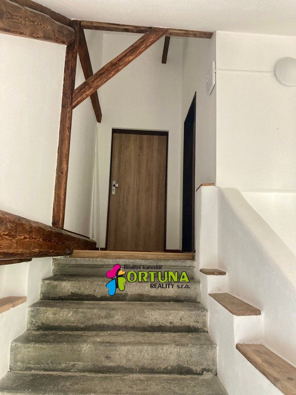 Pronájem byty 2+kk, 35 m² - České Budějovice